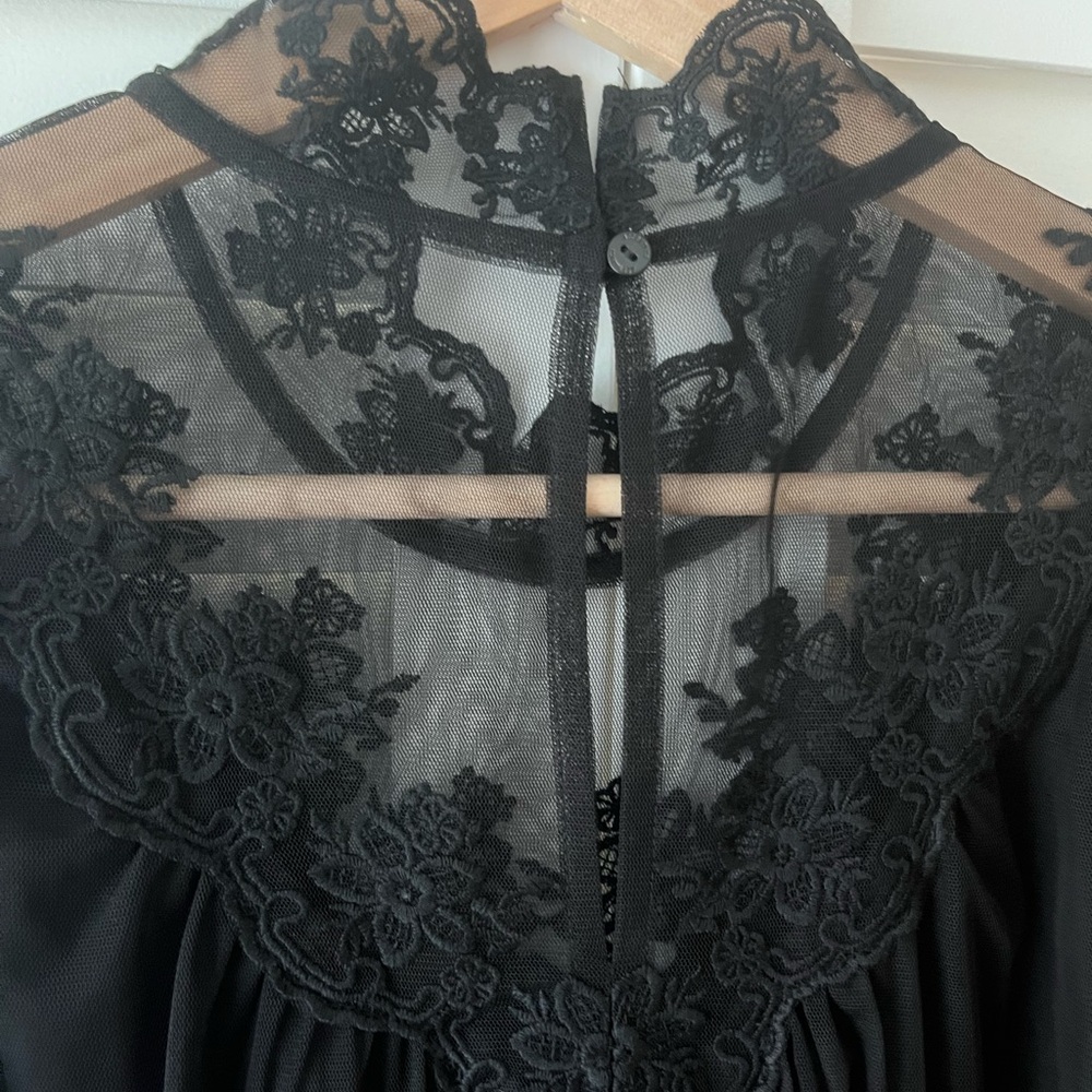 NWT All Saints Azura Black Lace Top Size 6 - Picture 5 of 12